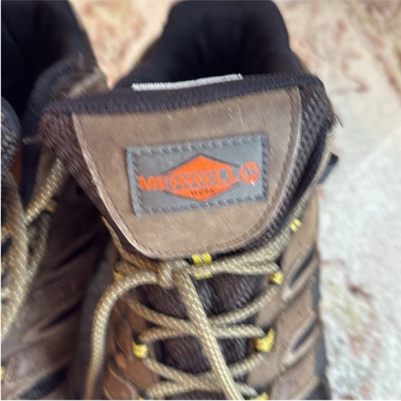 Merrell Brown and Black Men's Boots Electrical rated - Picture 2 of 13